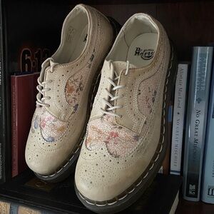 Dr. Martens Floral Crackle Brogue Wingtip Bone 12368 Oxford Shoes Women's Size 6